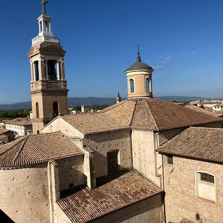 Affittacamere La Terrazza Sul Campanile Foligno Exterior photo