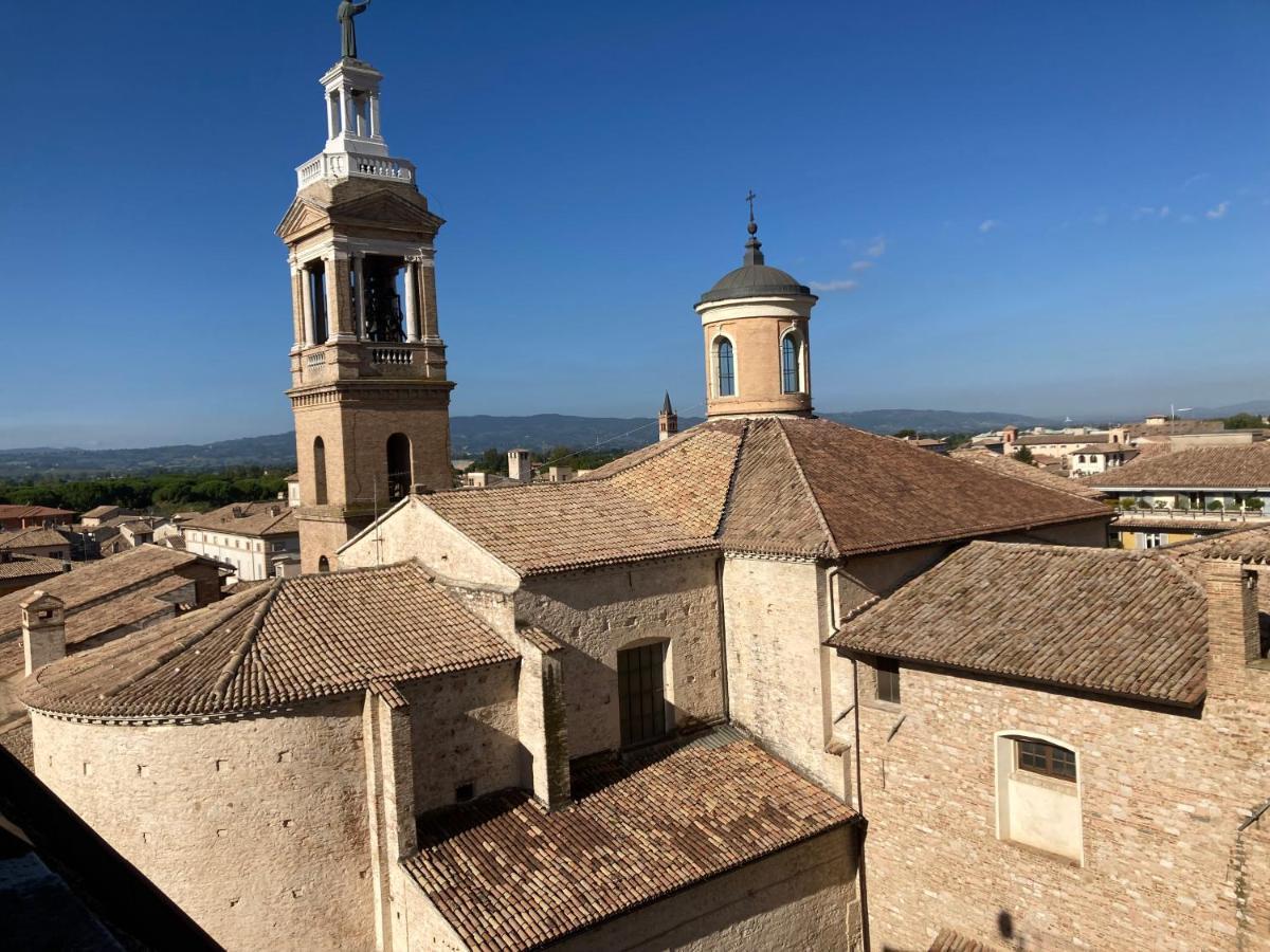 Affittacamere La Terrazza Sul Campanile Foligno Exterior photo